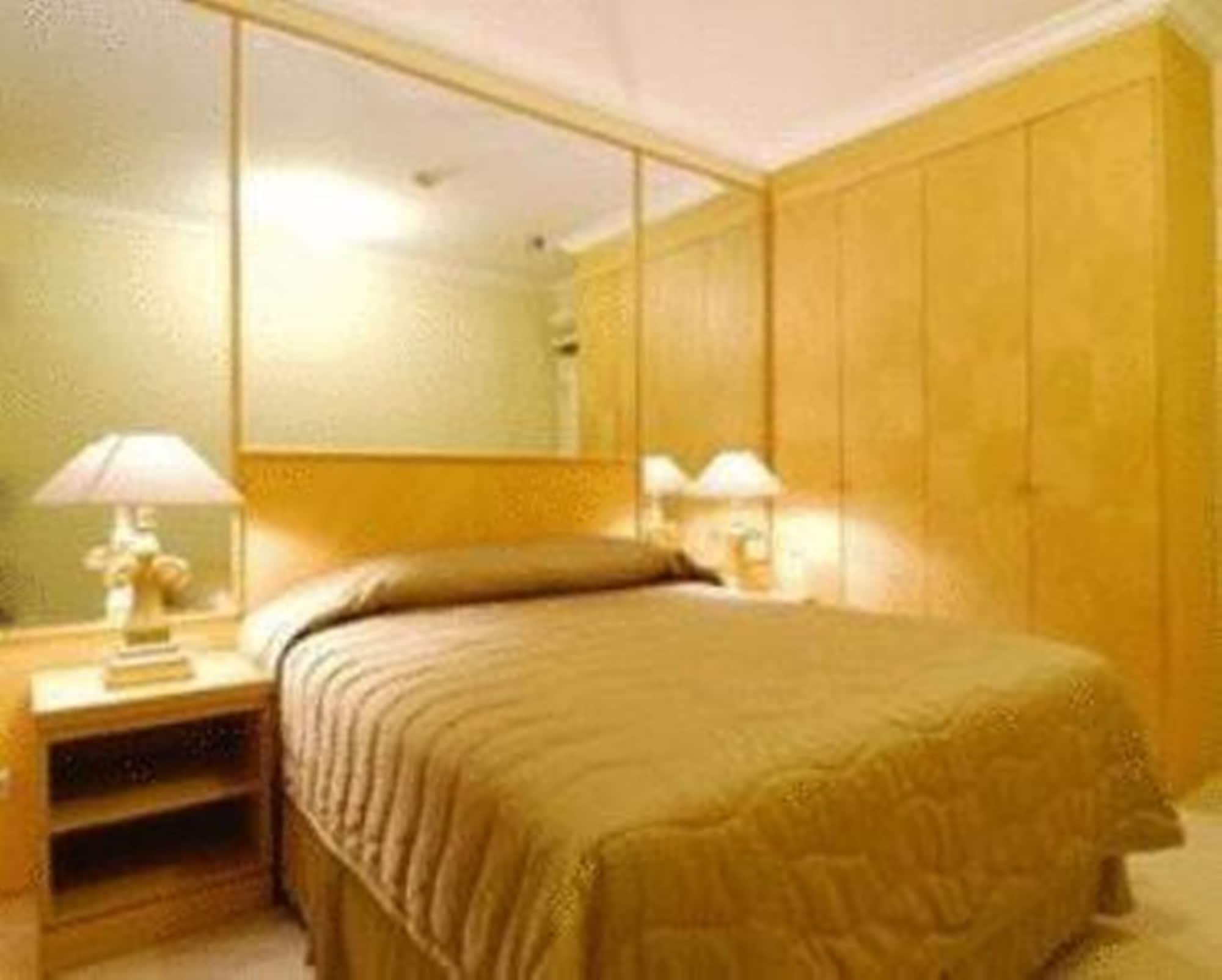 Batavia Hotel & Serviced Apartments Jacarta Exterior foto
