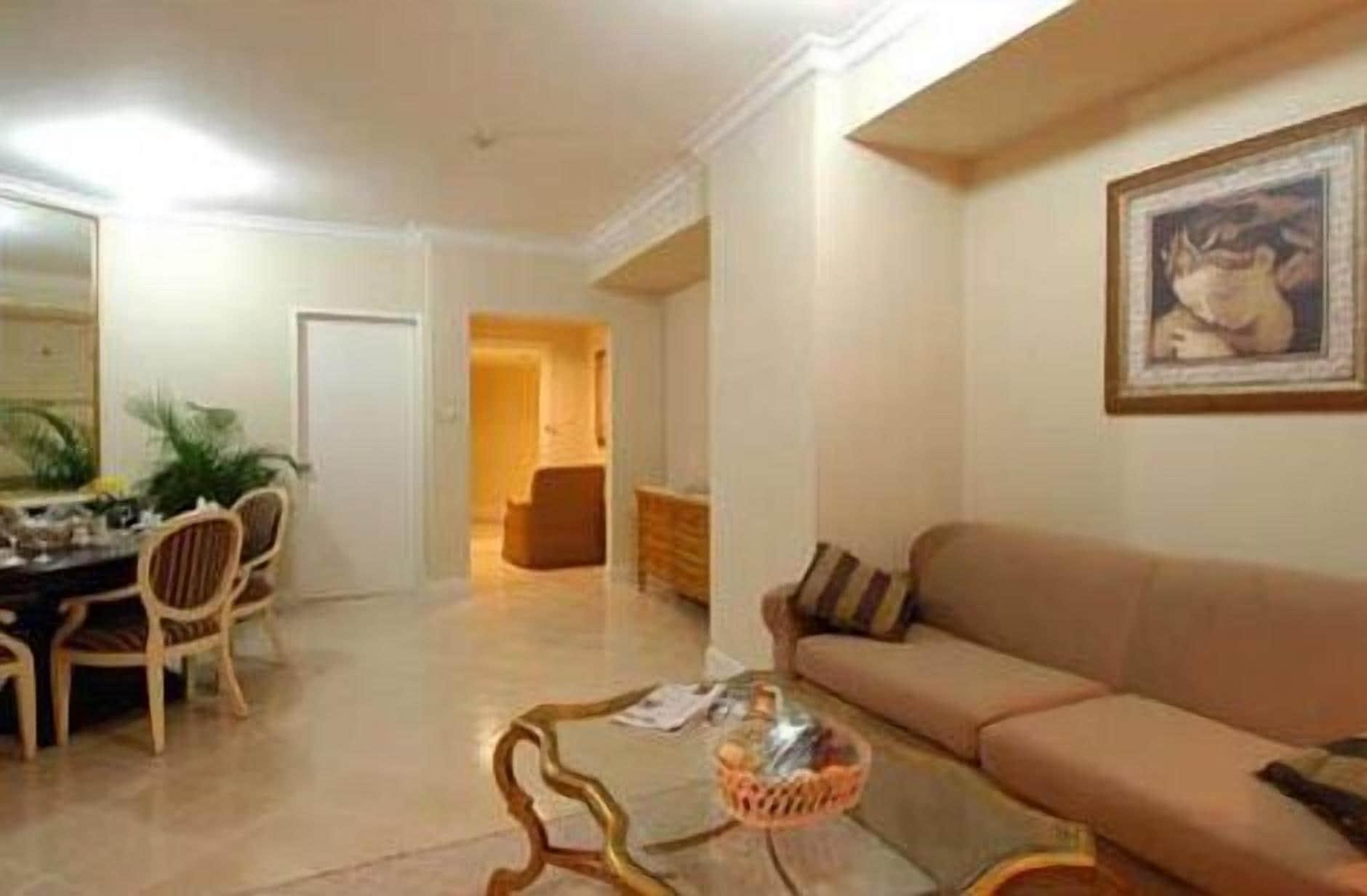 Batavia Hotel & Serviced Apartments Jacarta Exterior foto