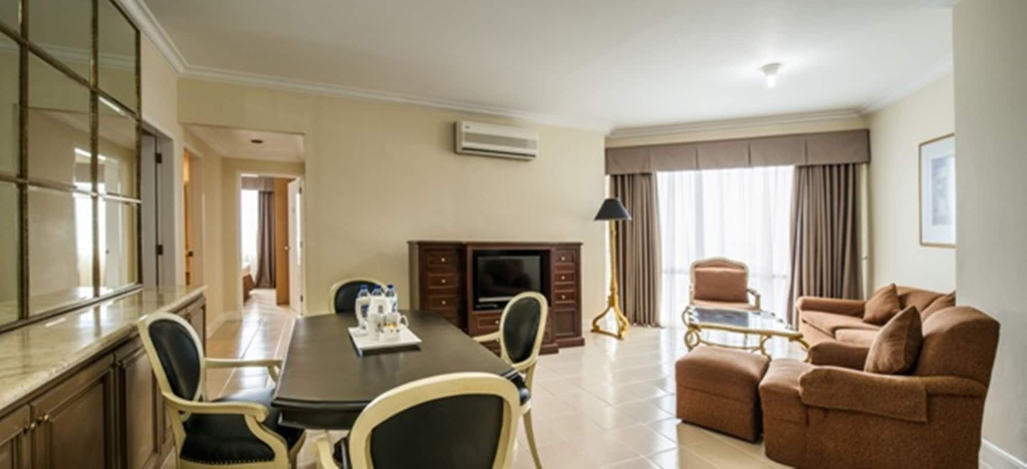 Batavia Hotel & Serviced Apartments Jacarta Exterior foto