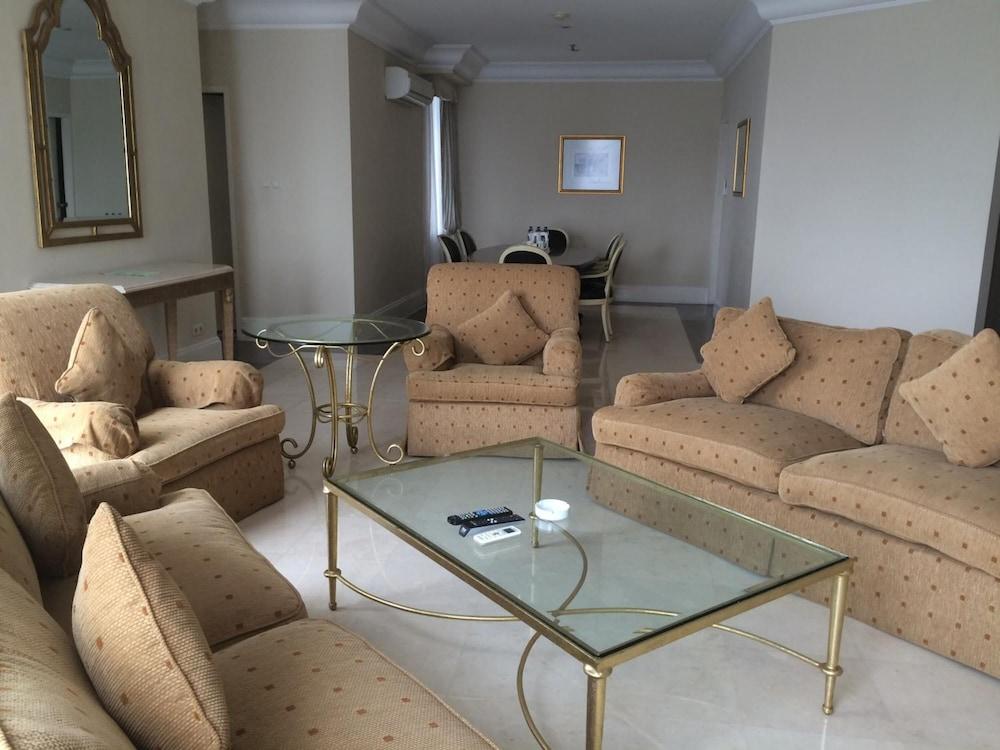 Batavia Hotel & Serviced Apartments Jacarta Exterior foto