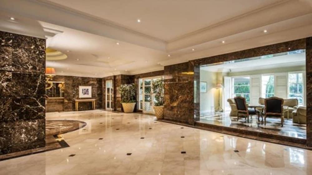 Batavia Hotel & Serviced Apartments Jacarta Exterior foto