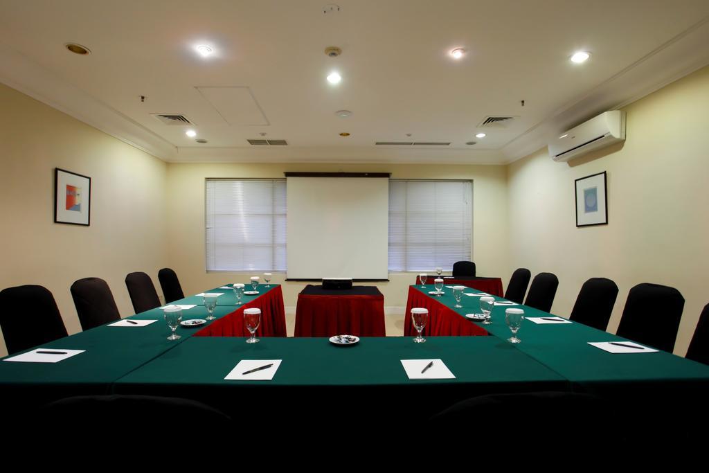 Batavia Hotel & Serviced Apartments Jacarta Exterior foto