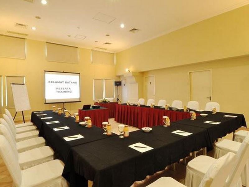 Batavia Hotel & Serviced Apartments Jacarta Exterior foto