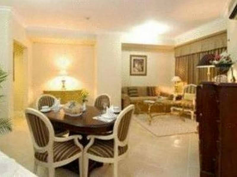 Batavia Hotel & Serviced Apartments Jacarta Exterior foto